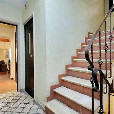 Crociferi Apartment *